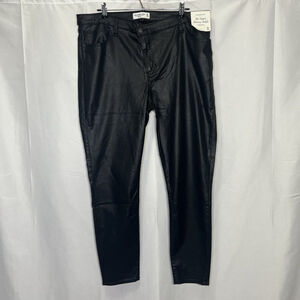 Abercrombie & Fitch Faux Leather High Rise Super Skinny Ankle Size 35 Long Black